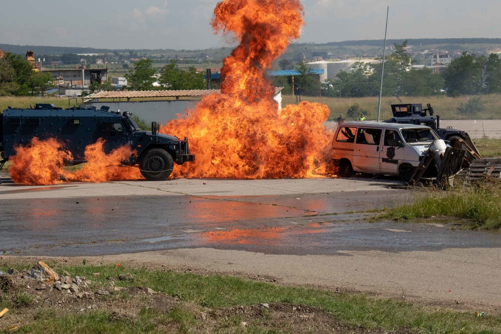 Kosovo Police Demonstrate Capabilities