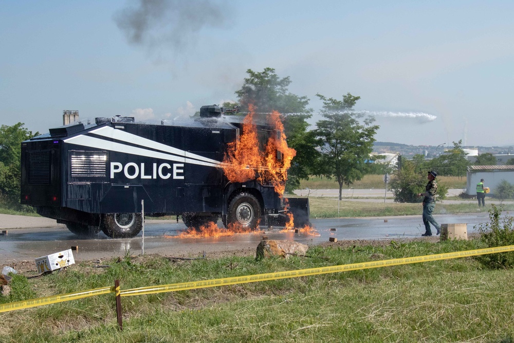 Kosovo Police Demonstrate Capabilities