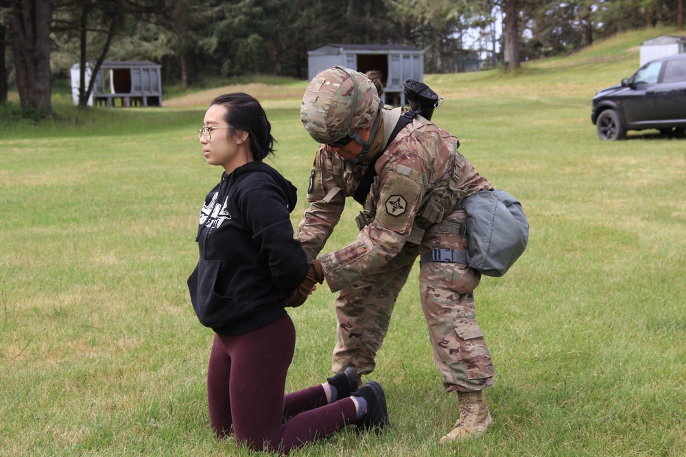 Soldiers Helping Soldiers Fill Their Warrior Toolbox