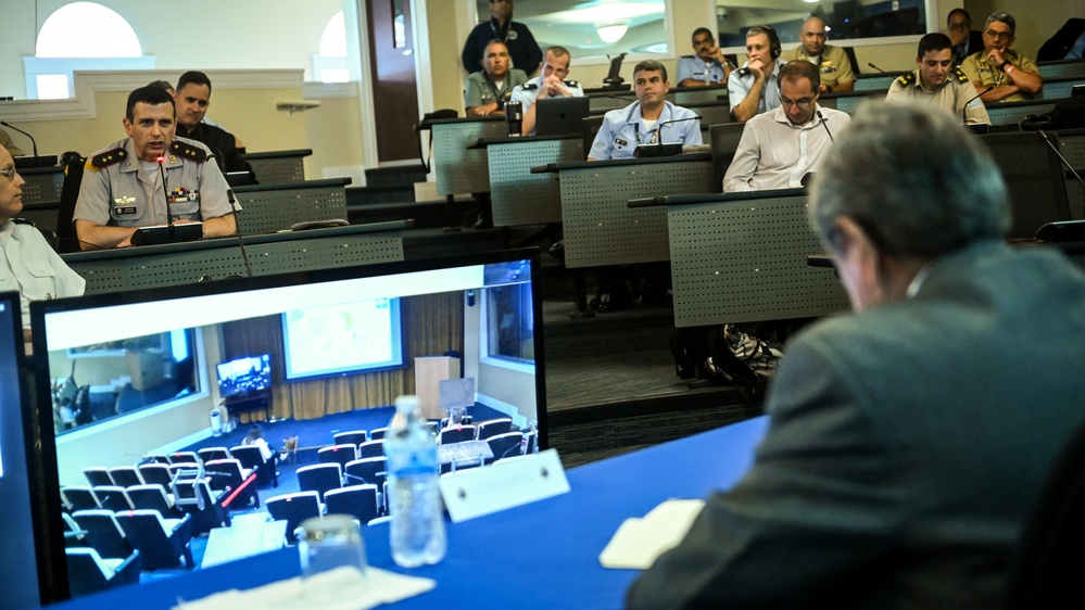 H.E. Minister Jarrín speaks to Class 60 Students
