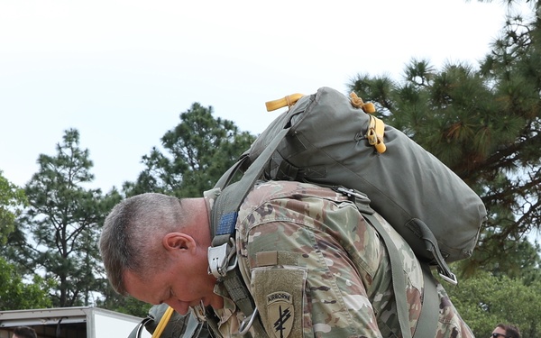 USACAPOC(A) paratroopers team with Chilean jumpmaster for jump wings