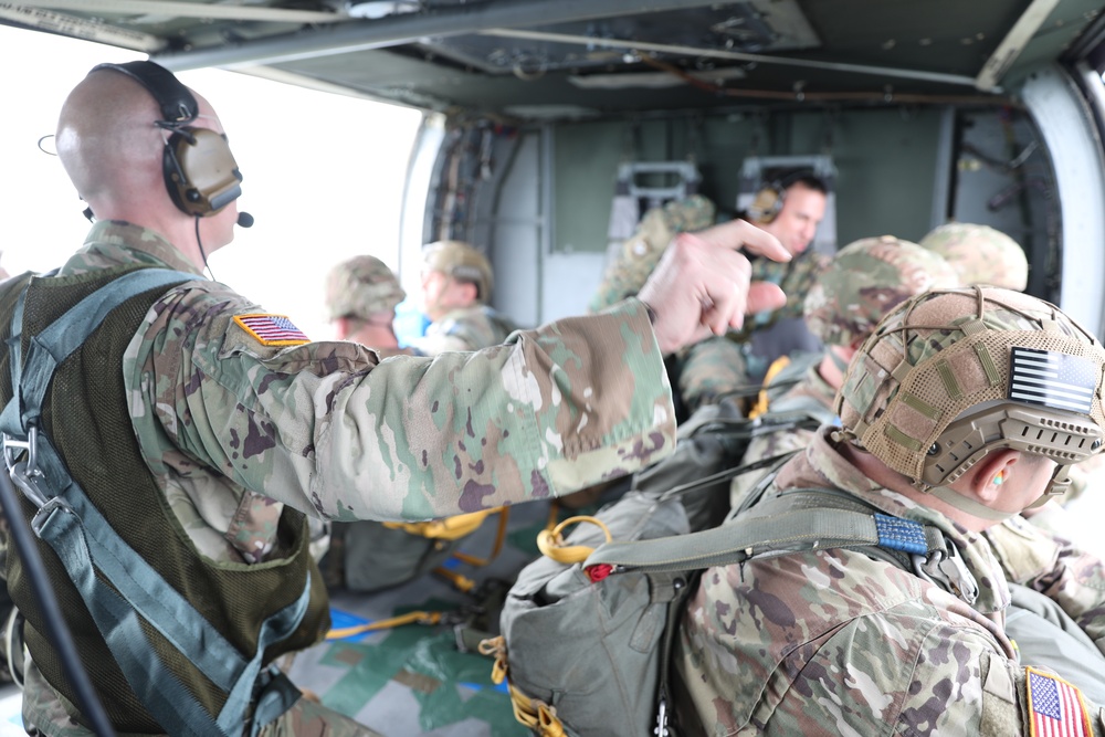 USACAPOC(A) paratroopers team with Chilean jumpmaster for jump wings