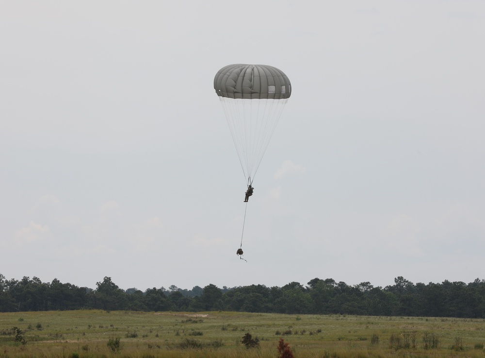 USACAPOC(A) paratroopers team with Chilean jumpmaster for jump wings