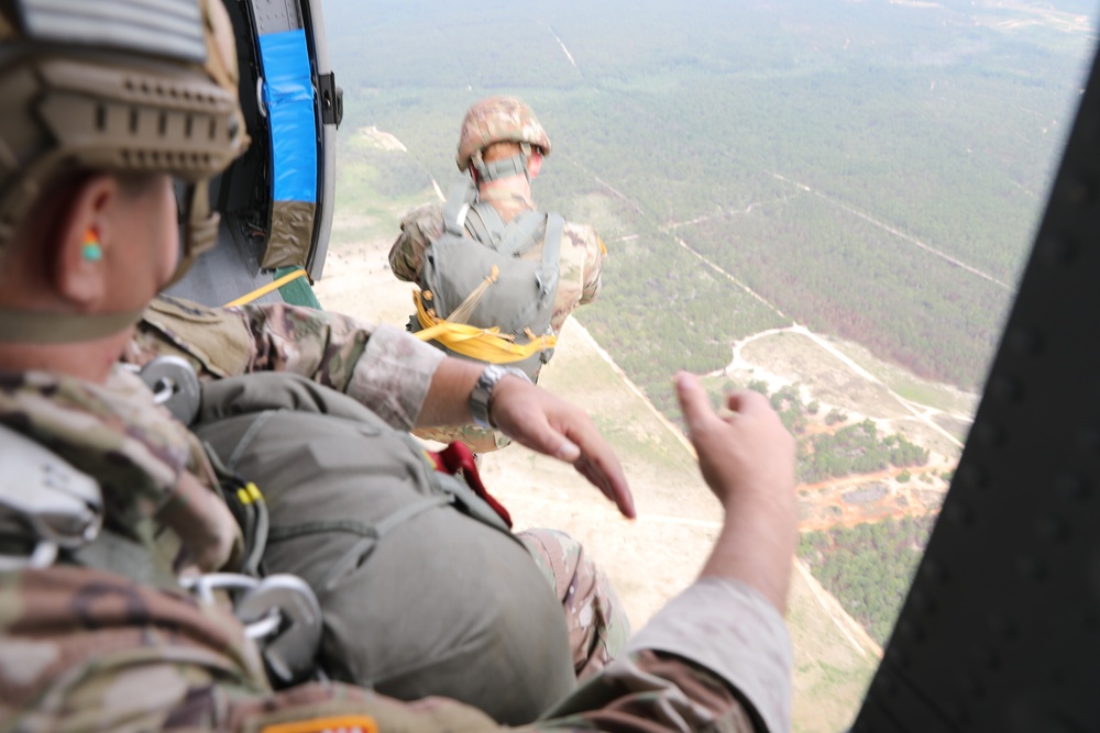 USACAPOC(A) paratroopers team with Chilean jumpmaster for jump wings