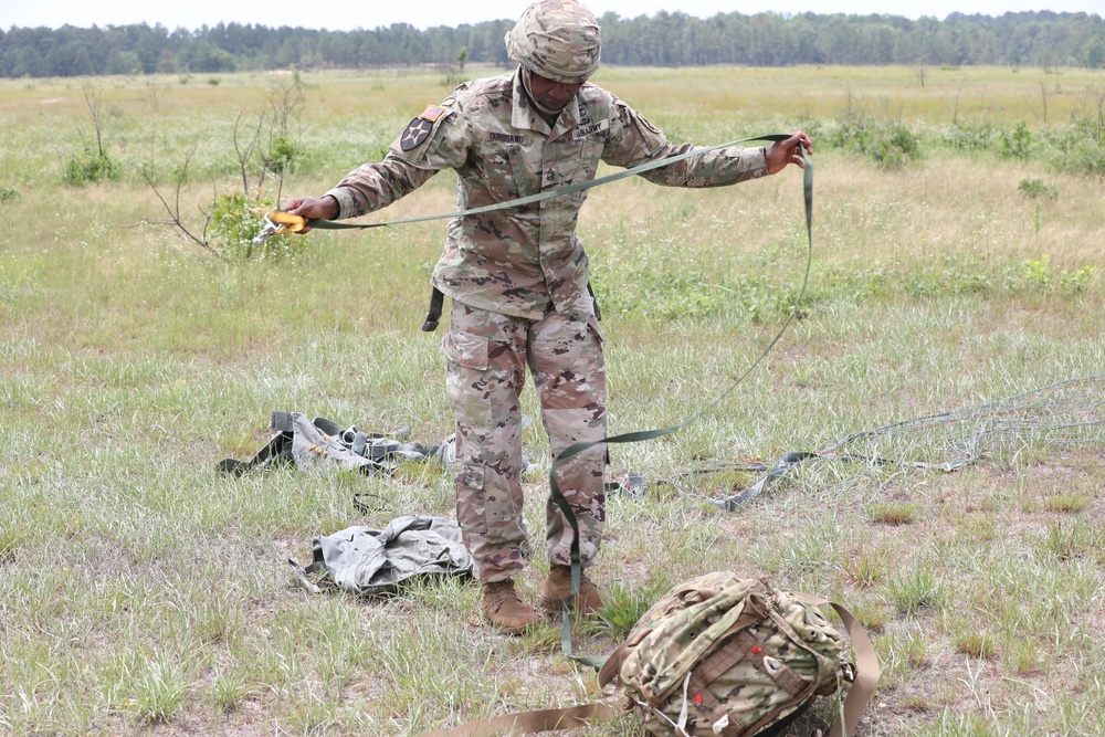 USACAPOC(A) paratroopers team with Chilean jumpmaster for jump wings