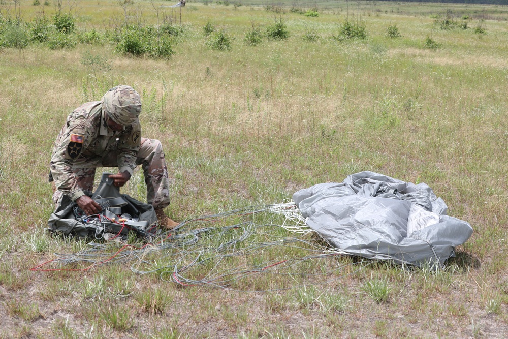 USACAPOC(A) paratroopers team with Chilean jumpmaster for jump wings