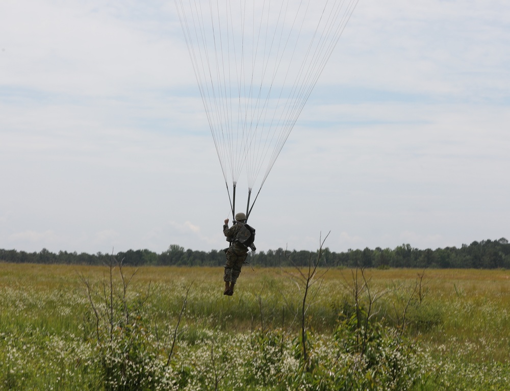 USACAPOC(A) paratroopers team with Chilean jumpmaster for jump wings