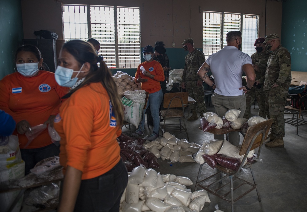 JTF-Bravo Civil Affairs Team assists Honduran Ministry of Health, 105th Brigada