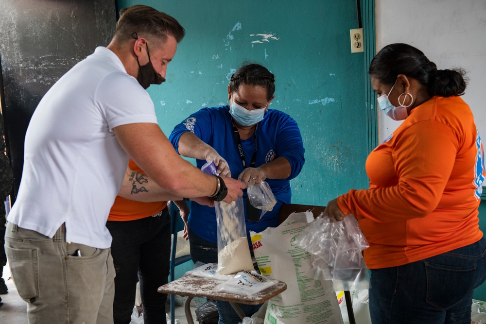 JTF-Bravo Civil Affairs Team assists Honduran Ministry of Health, 105th Brigada