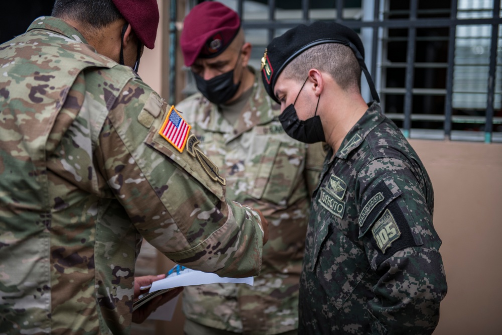 JTF-Bravo Civil Affairs Team assists Honduran Ministry of Health, 105th Brigada
