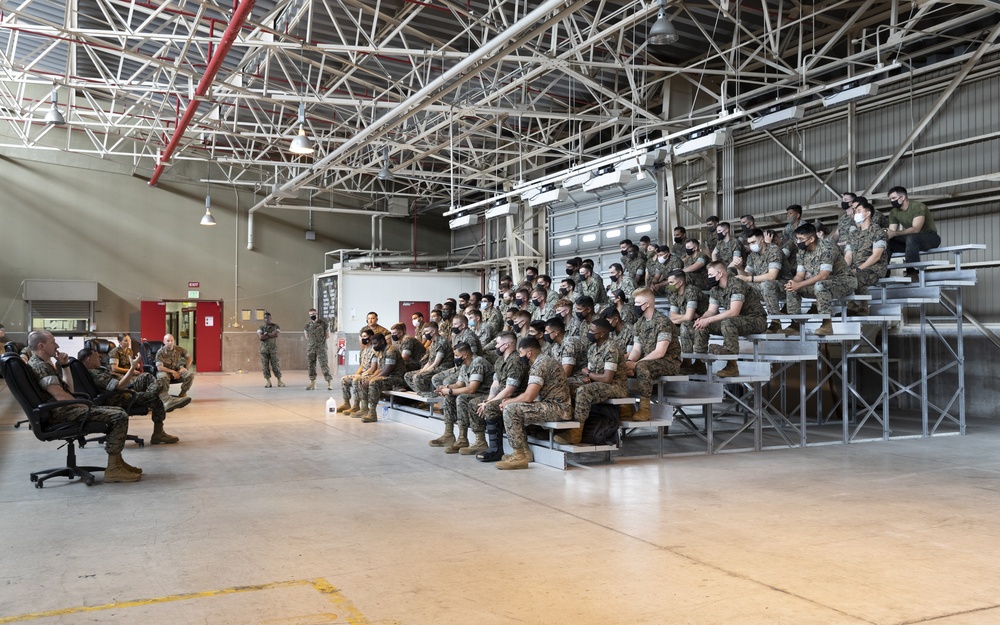 Leadership from 3rd MLG visits Combat Logistics Company 36