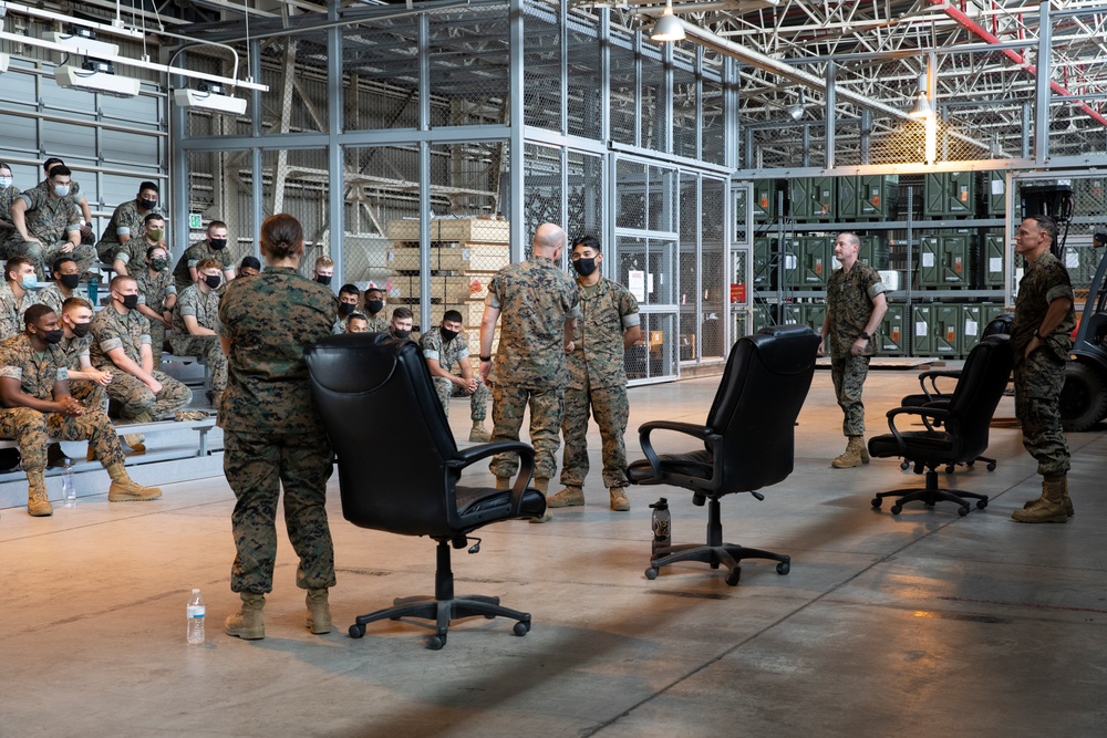 Leadership from 3rd MLG visits Combat Logistics Company 36