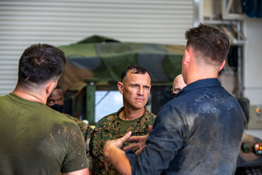 Leadership from 3rd MLG visits Combat Logistics Company 36