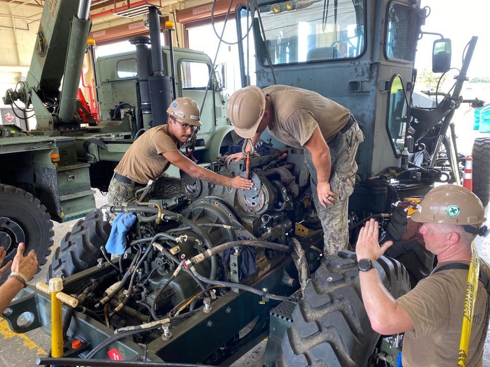 NMCB 11 Conducts Maintenance on Civil Engineer Support Equipment