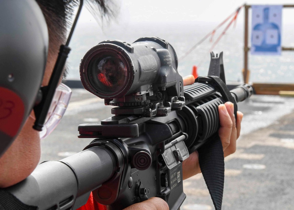 USS Hershel &quot;Woody&quot; Williams M4 rifle qualification
