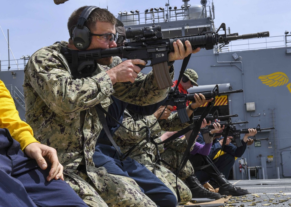 USS Hershel &quot;Woody&quot; Williams M4 rifle qualification