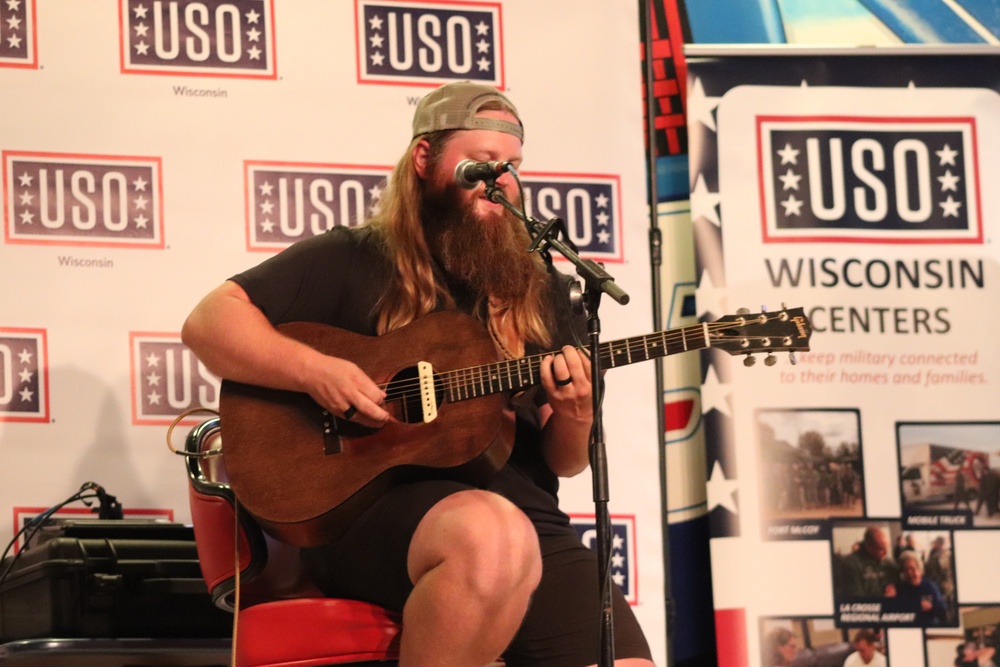 Entertainer, musician Chris Kroeze entertains troops, community members at Fort McCoy