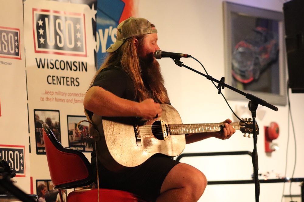 Entertainer, musician Chris Kroeze entertains troops, community members at Fort McCoy