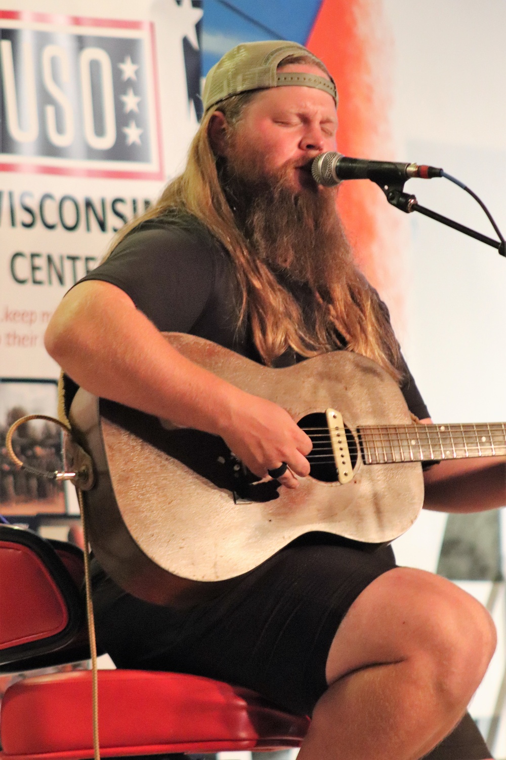 Entertainer, musician Chris Kroeze entertains troops, community members at Fort McCoy