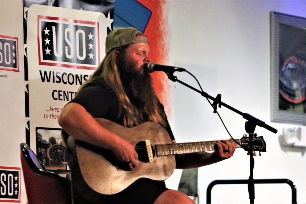 Entertainer, musician Chris Kroeze entertains troops, community members at Fort McCoy