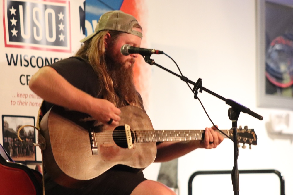 Entertainer, musician Chris Kroeze entertains troops, community members at Fort McCoy