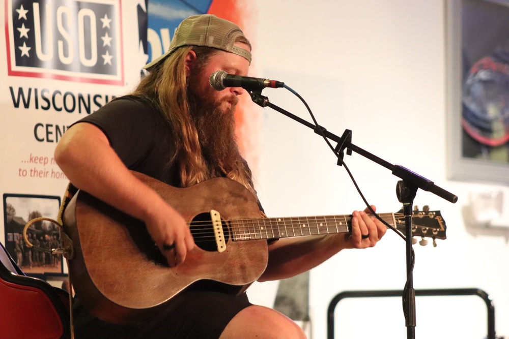 Entertainer, musician Chris Kroeze entertains troops, community members at Fort McCoy