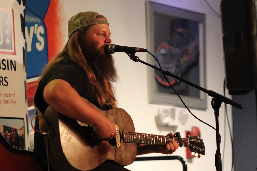 Entertainer, musician Chris Kroeze entertains troops, community members at Fort McCoy