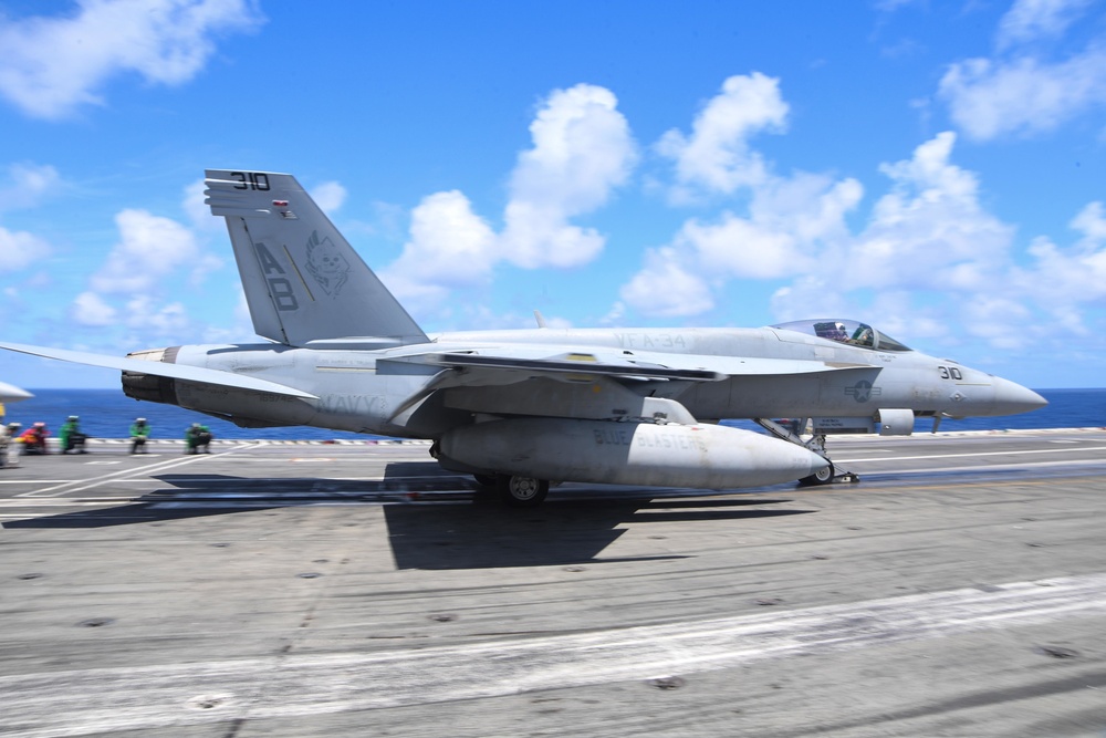 USS Harry S. Truman (CVN 75) transits the Atlantic Ocean