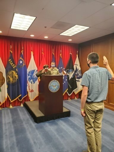 World War II veteran conduct oath of enlistment at Sacramento MEPS