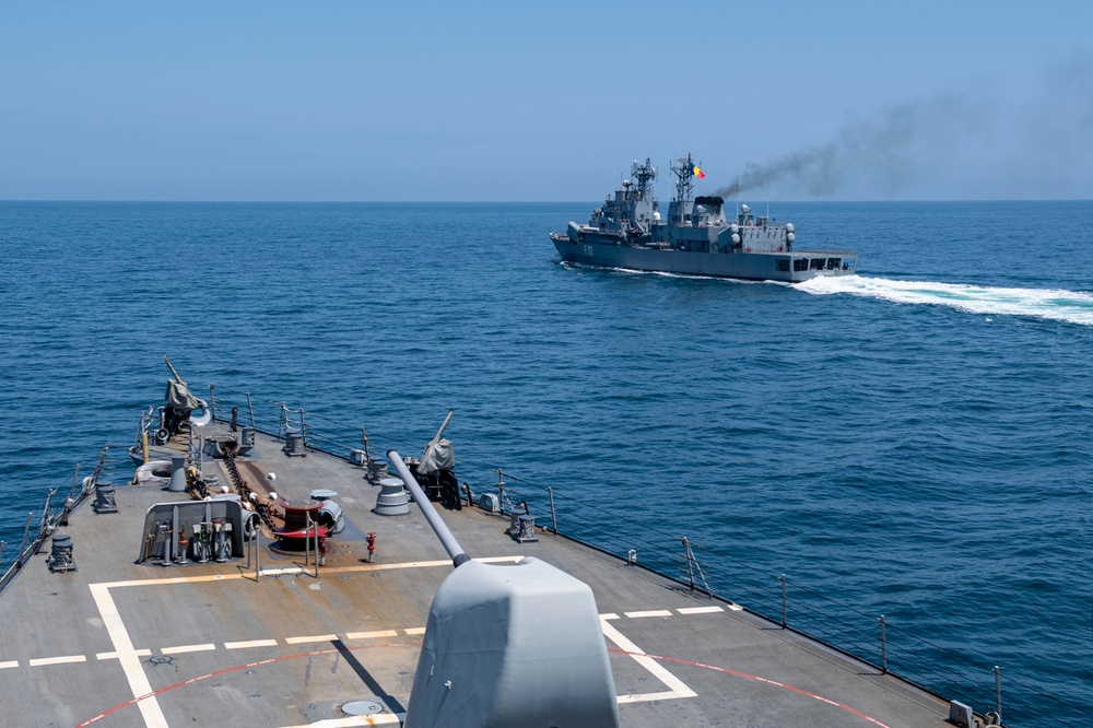 USS Laboon Conducts Passing Exercise with ROS Marasesti