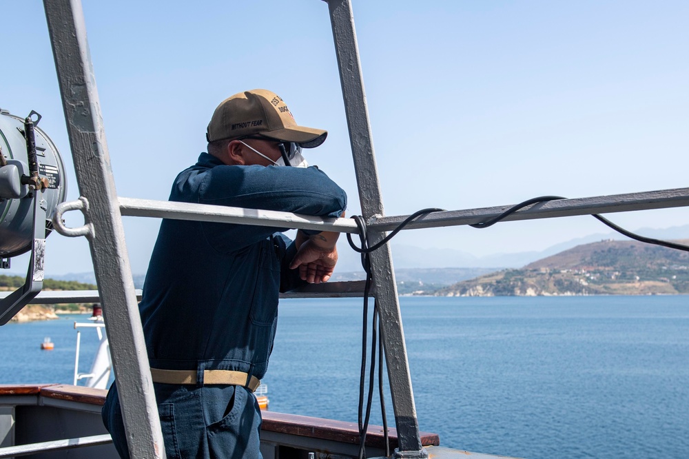 USS Laboon Conducts Port Visit in Souda Bay