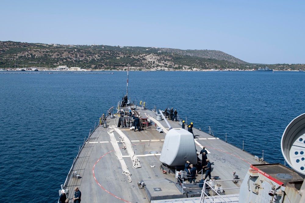 USS Laboon Conducts Port Visit in Souda Bay