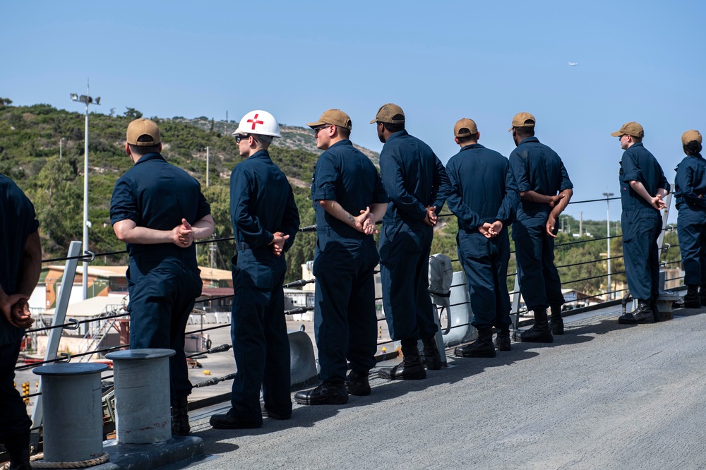 USS Laboon Conducts Port Visit in Souda Bay