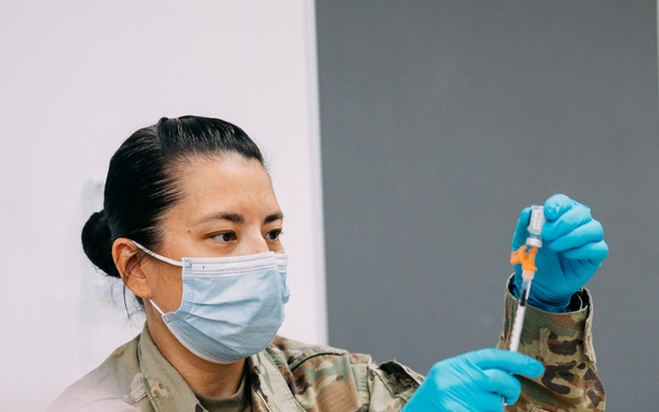 Nevada guard opens vaccination site at CSN