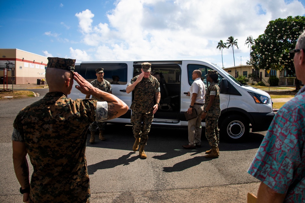 Maj. Gen. Banta, Commander of Marine Corps Installations Command, Visits Marine Corps Air Station Kaneohe Bay