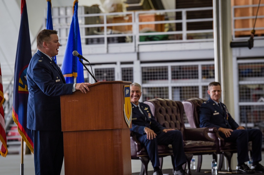 Herndon takes command of the 36 MSG