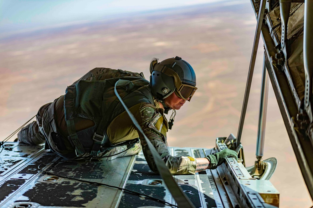 26th Expeditionary Rescue Squadron conducts refueling operations