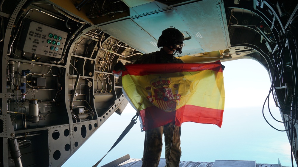 U.S. and Spanish helicopters fly together over Iraq