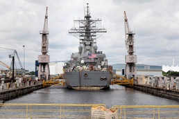 USS Stout Docking