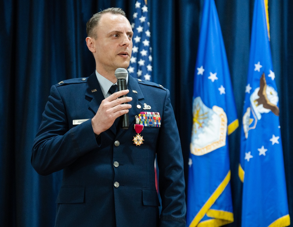 Col. Johanek retirement ceremony