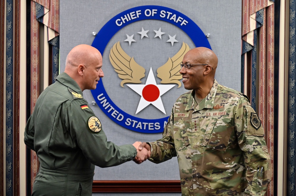 CSAF Brown Meets German Lt. Gen. Gerhartz