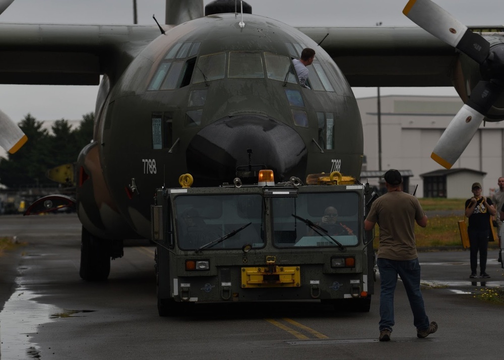 62nd AMXS, MXS provide crucial support to move C-130E Hercules to Heritage Hill