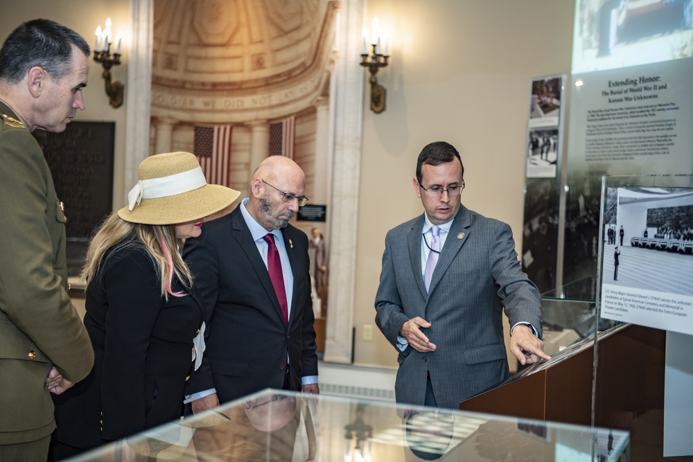 Australia’s Ambassador to the U.S. Arthur Sinodinos AO Participates in a Public Wreath-Laying Ceremony at the Tomb of the Unknown Soldier