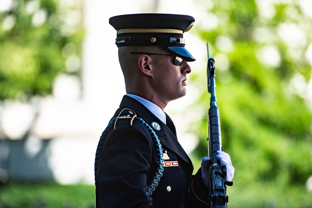 Australia’s Ambassador to the U.S. Arthur Sinodinos AO Participates in a Public Wreath-Laying Ceremony at the Tomb of the Unknown Soldier