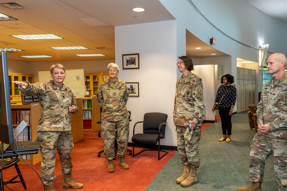 Brigadier General Wendy L. Harter Visits Walter Reed Army Institute of Research.