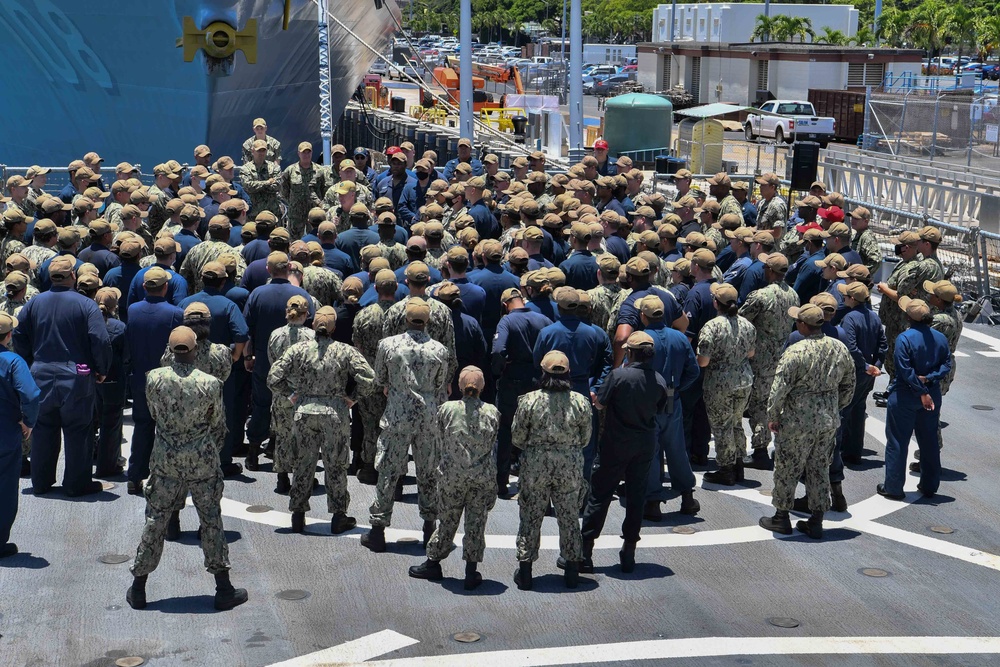 Adm. Paparo Visits USS Hopper