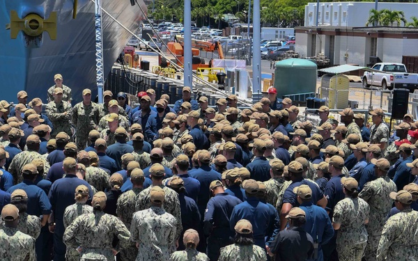 Adm. Paparo Visits USS Hopper