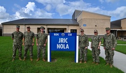 IW Admiral Visits Newly Upgraded Intel Center