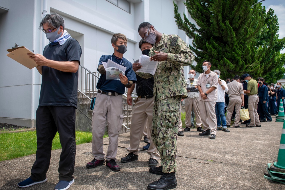 CFAS MLC, IHA, and MC Employees Receive Vaccine