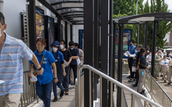 CFAS MLC, IHA, and MC Employees Receive Vaccine